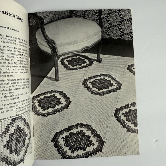 Vtg 70s Coats & Clark's Rug Yarn Book 201 Knit & Crochet Patterns Rug Hanger - Picture 2 of 7